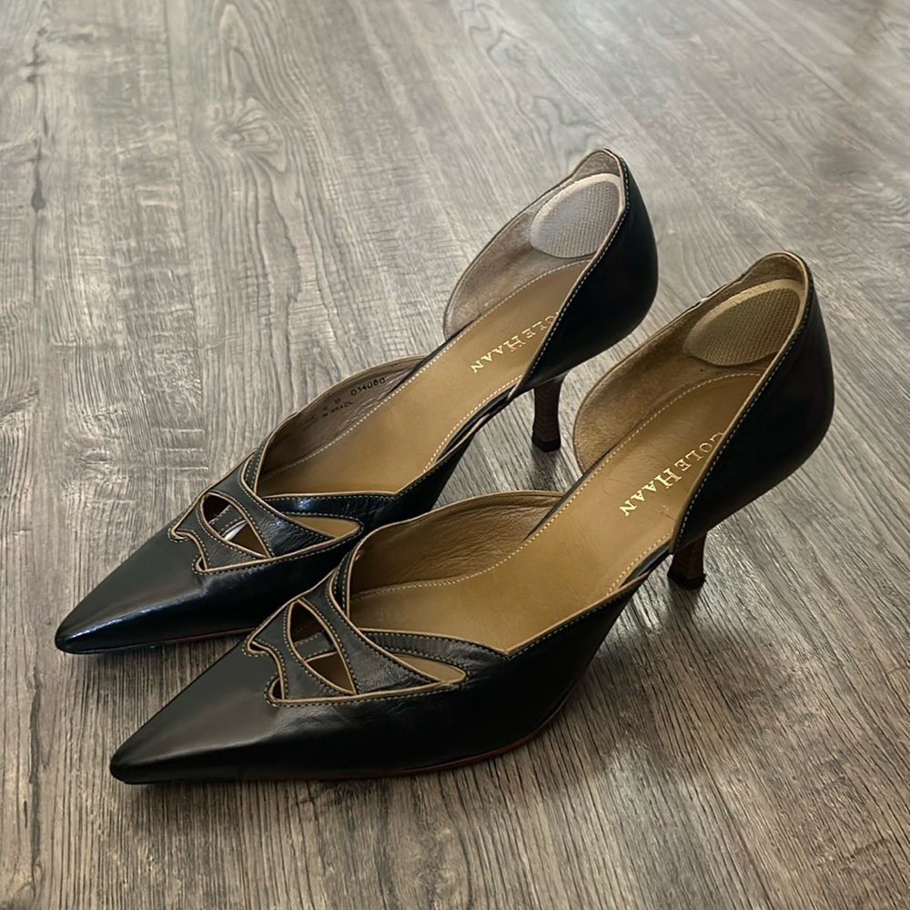 Cole Haan leather heels black cutout pointed toe EUC size 9 clean beautiful 2”